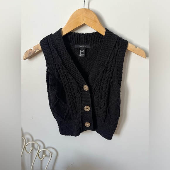 Black Forever 21 cable knit sweater vest Sz S - Picture 1 of 5